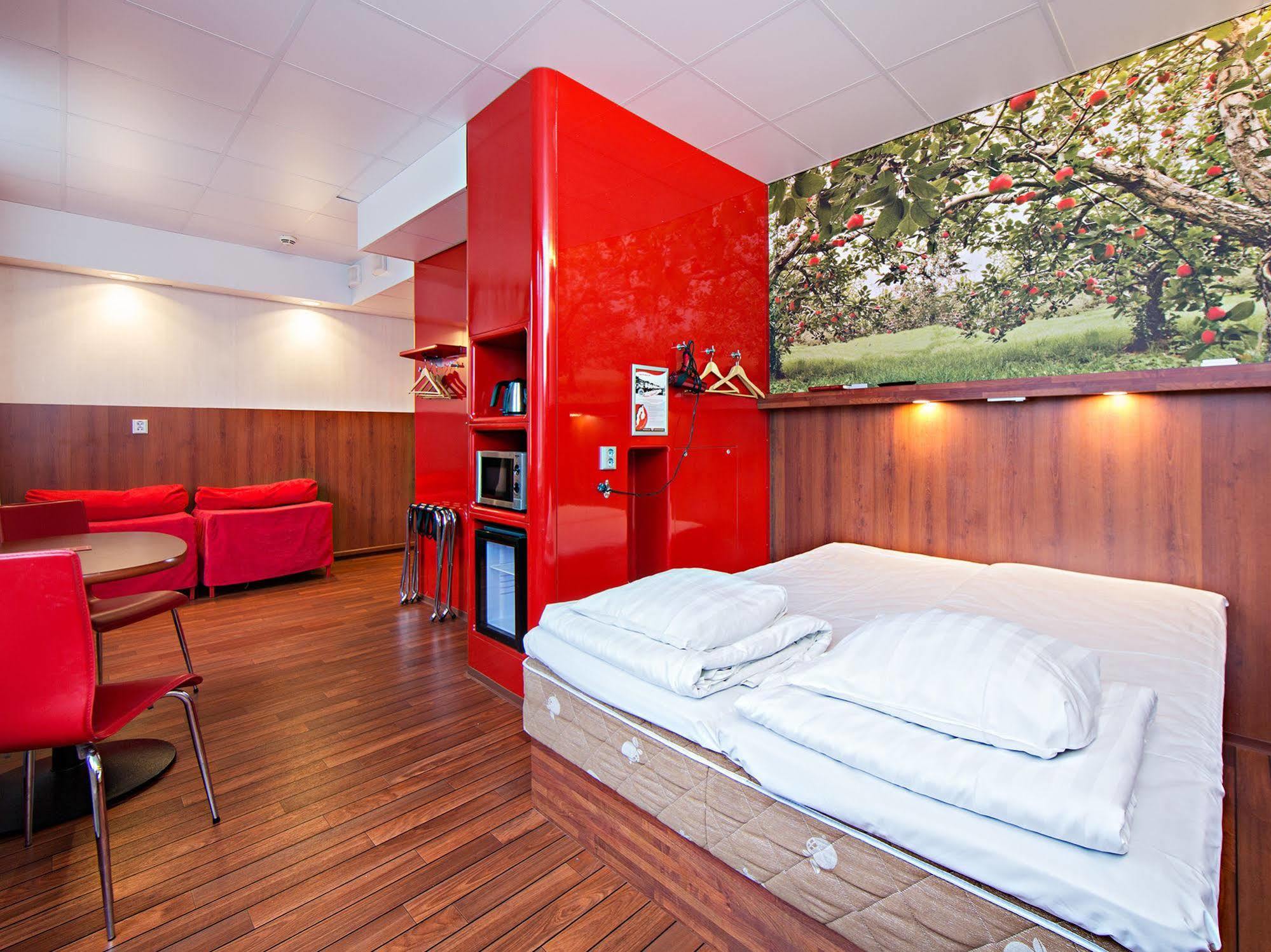 Omena Hotel Tampere Esterno foto